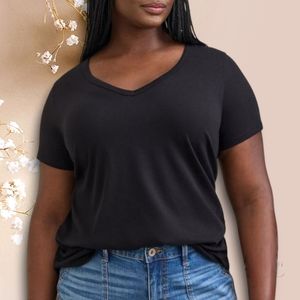 Torrid Classic Fit Girlfriend Signature Jersey V-Neck Tee Black size 0 (LG/12)